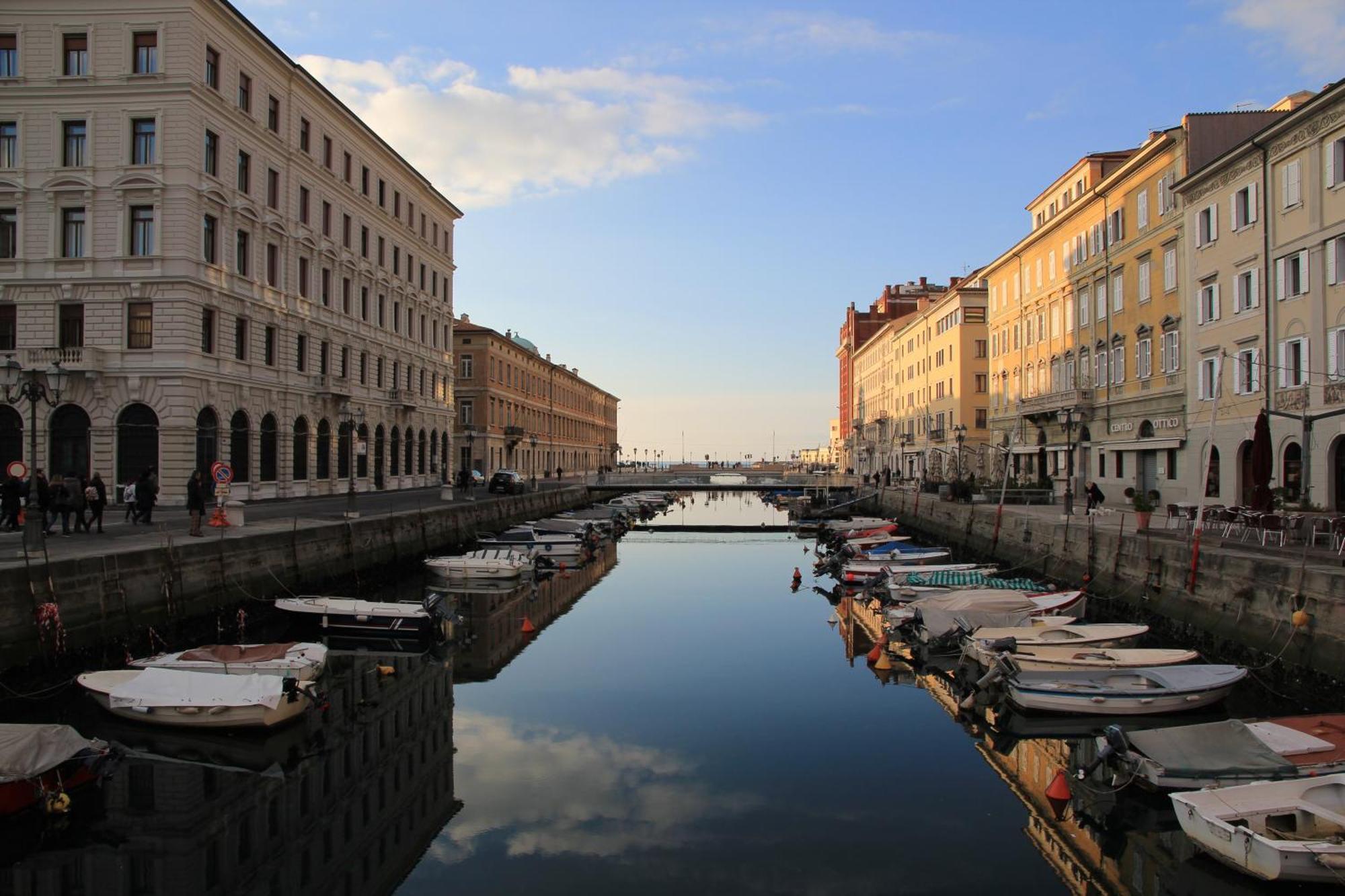 Myway Trieste Rooms Luaran gambar